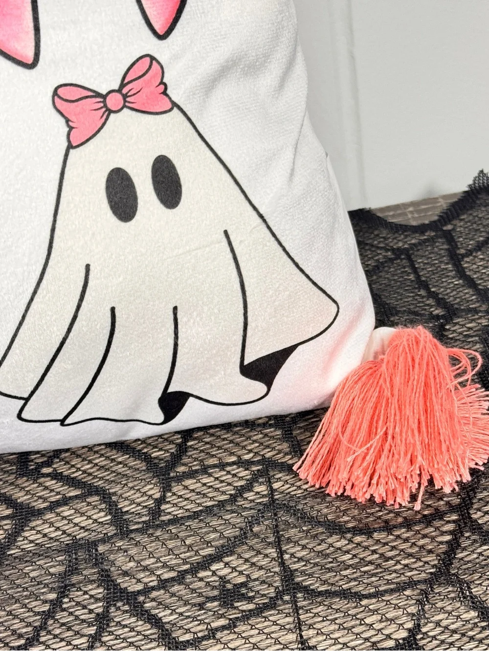 NEW Ghosts and Bows Halloween Pillow 17x17